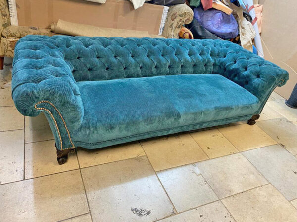 Wishbarn Antiques Sofas