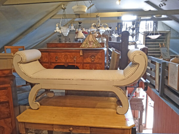 Wishbarn Antiques Sofas